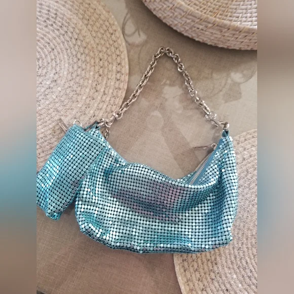 Urban Outfitters New Freya Blue Chainmail Shoulder bag w/Key pouch NEW - Picture 2 of 5